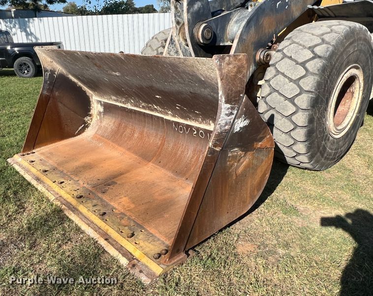 image for item DO8760 2006 John Deere 644J  wheel loader