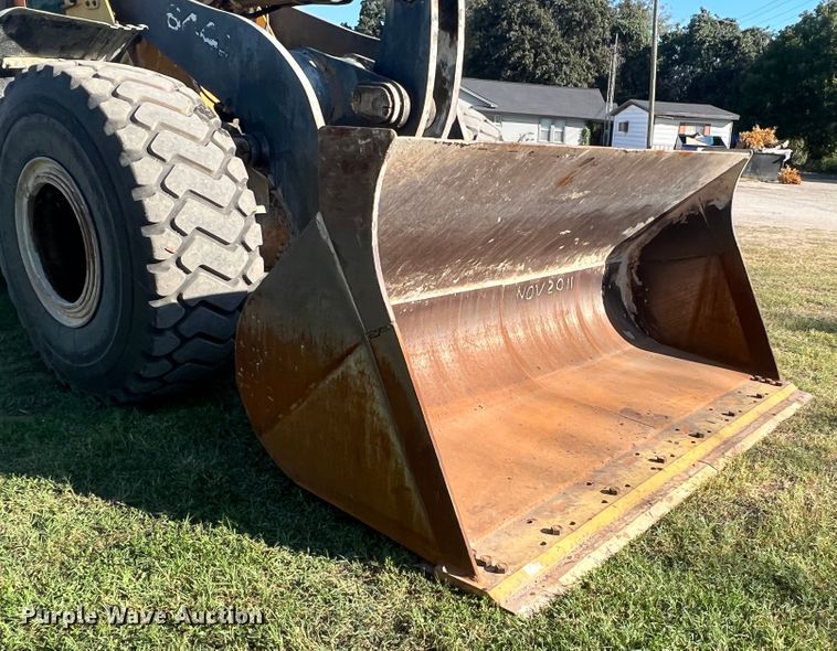 image for item DO8760 2006 John Deere 644J  wheel loader