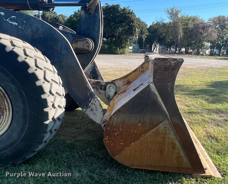 image for item DO8760 2006 John Deere 644J  wheel loader