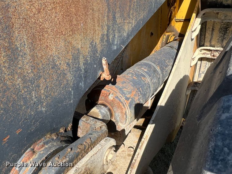 image for item DO8760 2006 John Deere 644J  wheel loader