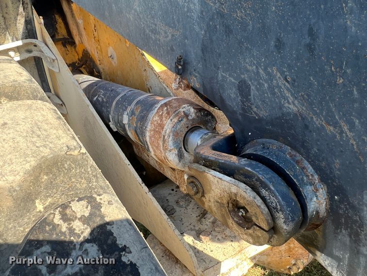 image for item DO8760 2006 John Deere 644J  wheel loader