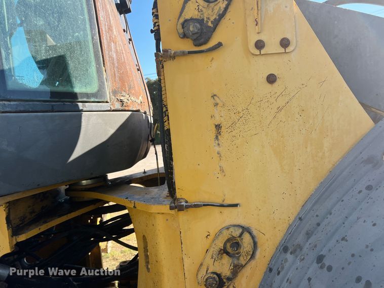 image for item DO8760 2006 John Deere 644J  wheel loader