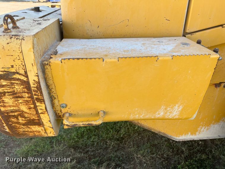 image for item DO8760 2006 John Deere 644J  wheel loader