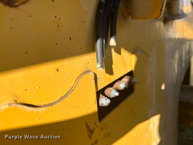 image for item DO8760 2006 John Deere 644J  wheel loader