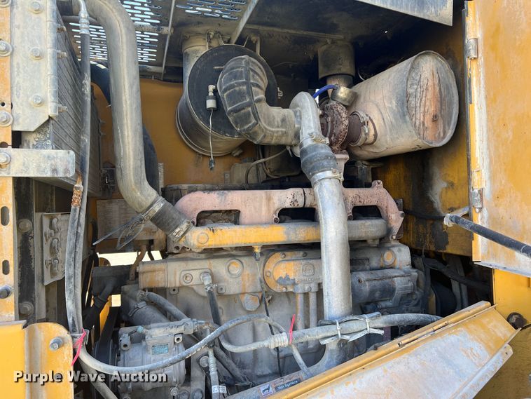 image for item DO8760 2006 John Deere 644J  wheel loader