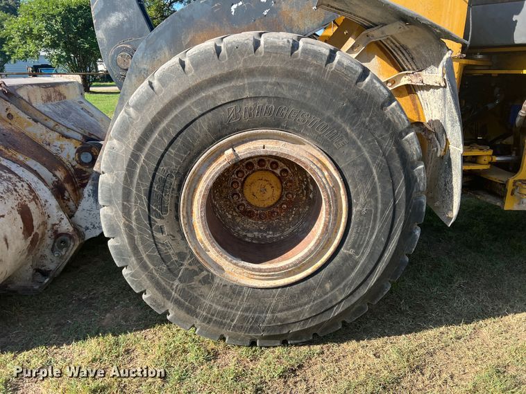image for item DO8760 2006 John Deere 644J  wheel loader
