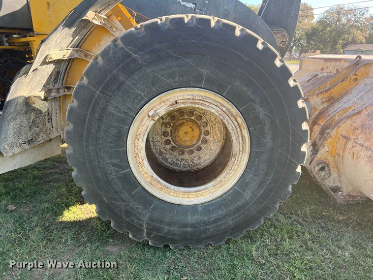 image for item DO8760 2006 John Deere 644J  wheel loader