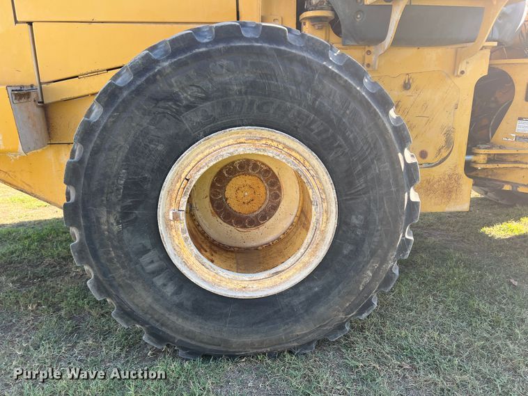 image for item DO8760 2006 John Deere 644J  wheel loader