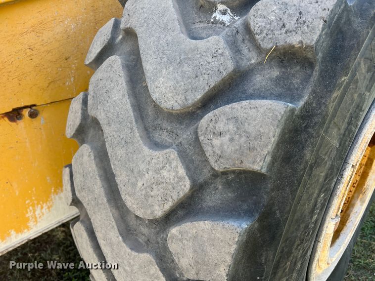 image for item DO8760 2006 John Deere 644J  wheel loader