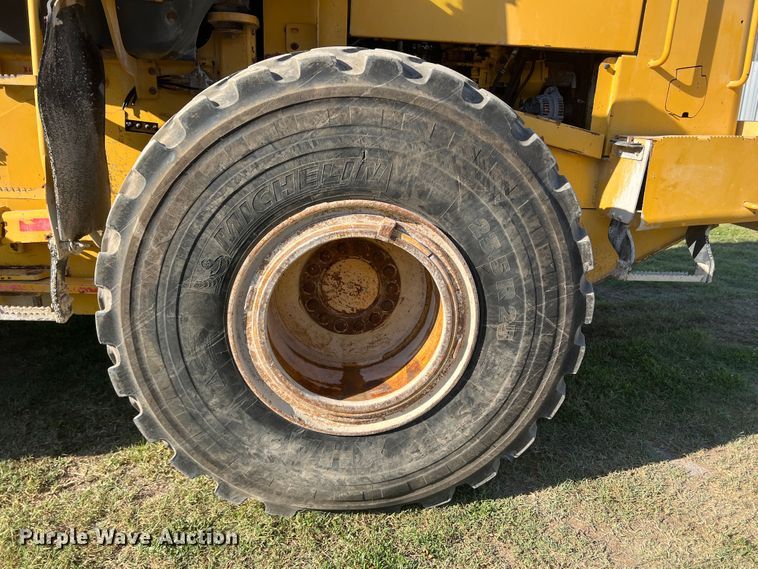image for item DO8760 2006 John Deere 644J  wheel loader