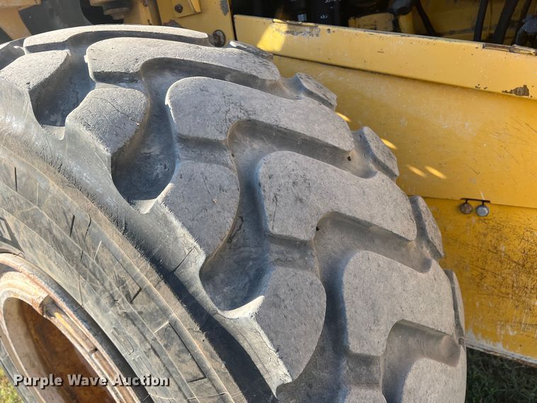 image for item DO8760 2006 John Deere 644J  wheel loader