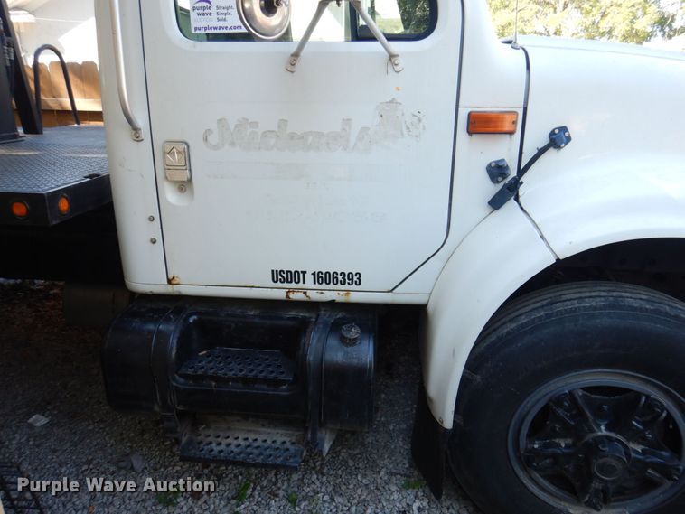 image for item DP0334 1993 International 4900  bucket truck