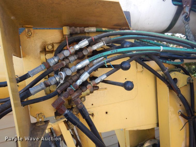 image for item DP0334 1993 International 4900  bucket truck