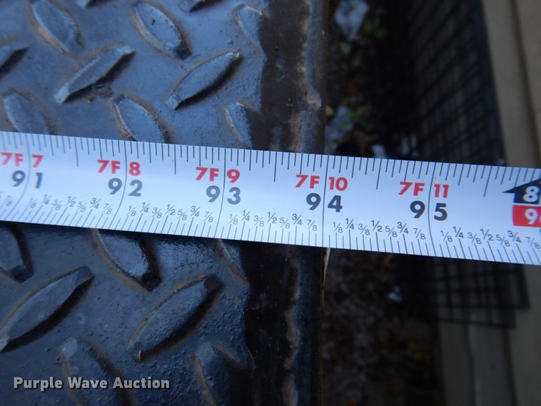 image for item DP0334 1993 International 4900  bucket truck