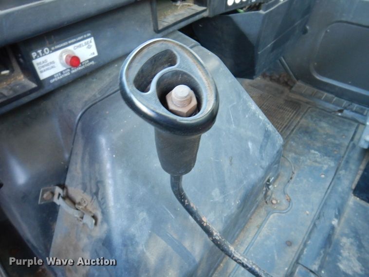 image for item DP0334 1993 International 4900  bucket truck