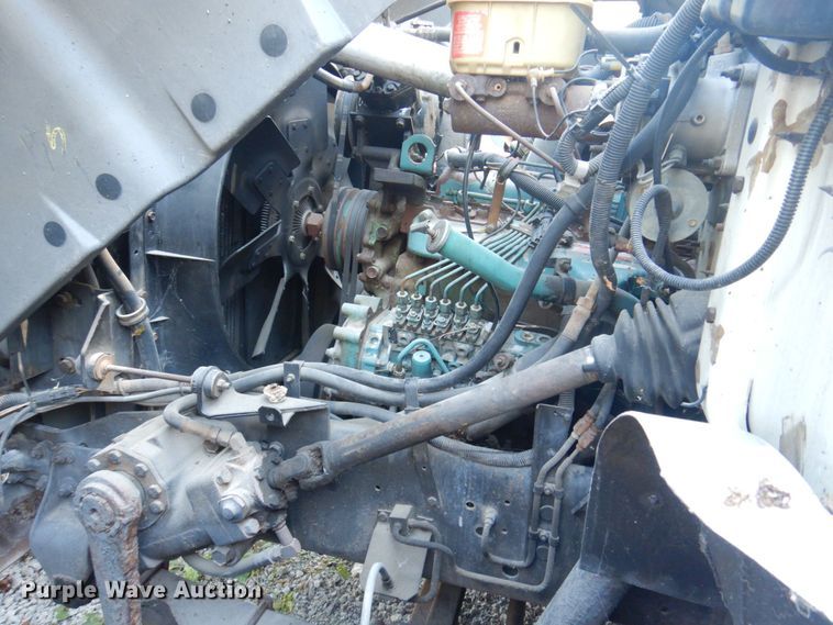 image for item DP0334 1993 International 4900  bucket truck