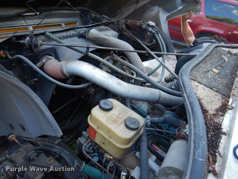 image for item DP0334 1993 International 4900  bucket truck