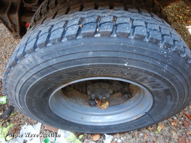 image for item DP0334 1993 International 4900  bucket truck