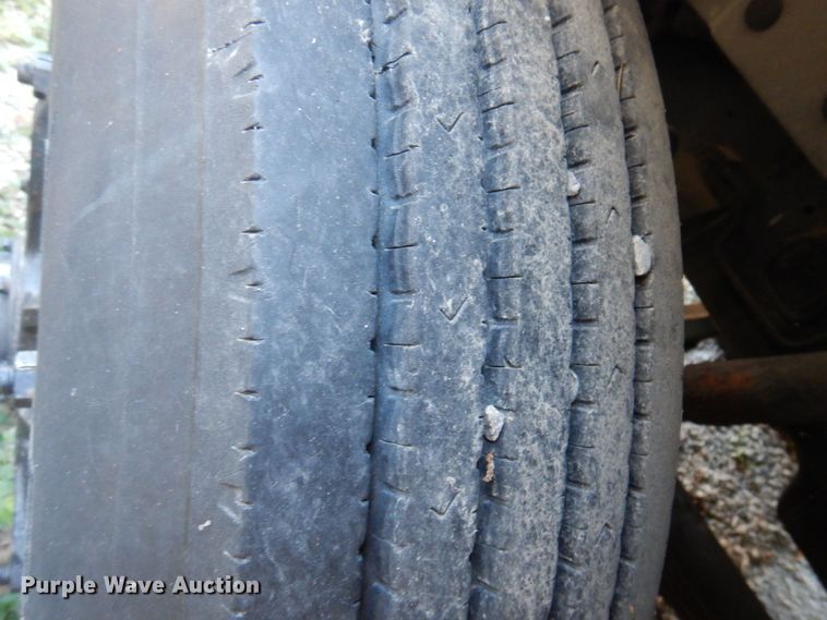 image for item DP0334 1993 International 4900  bucket truck