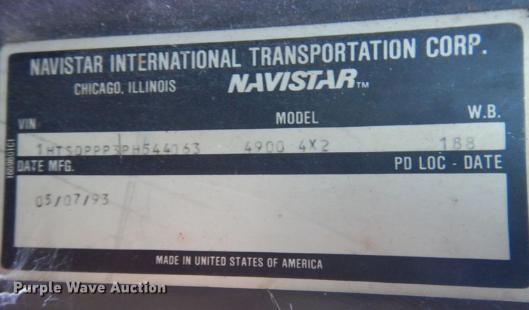 image for item DP0334 1993 International 4900  bucket truck