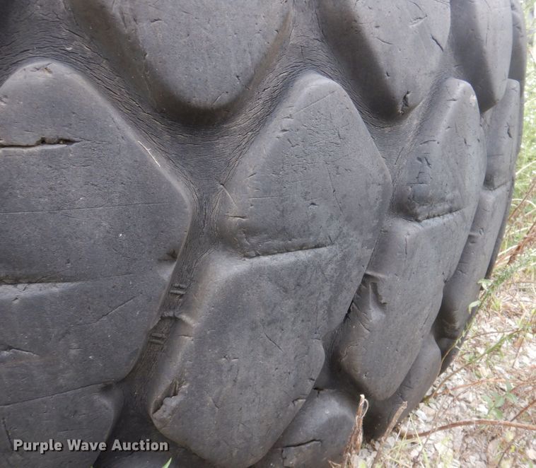 image for item DP0337 (3) Bridgestone 29.5R25 tires