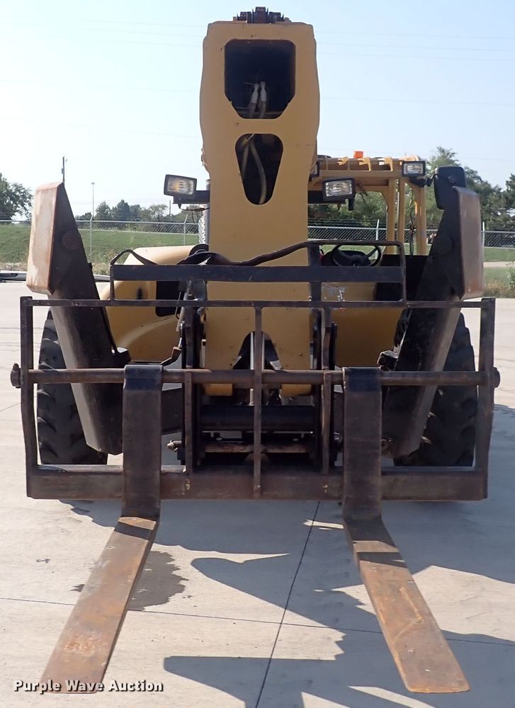 image for item DQ2902 Caterpillar TL1055  telehandler
