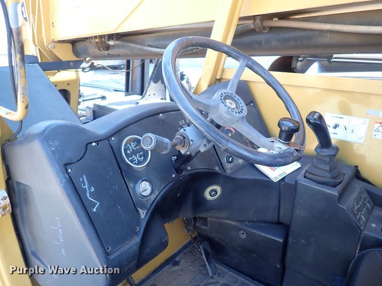 image for item DQ2902 Caterpillar TL1055  telehandler