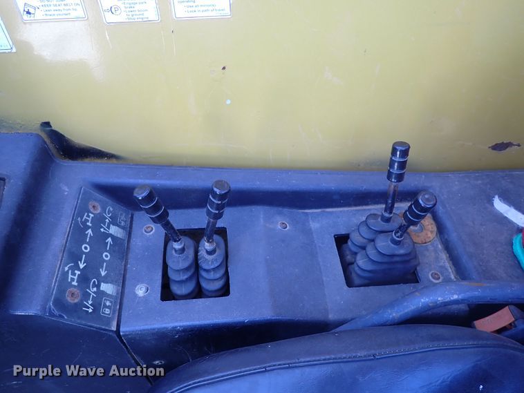 image for item DQ2902 Caterpillar TL1055  telehandler