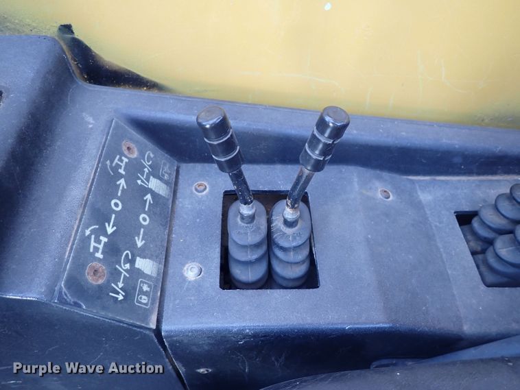 image for item DQ2902 Caterpillar TL1055  telehandler