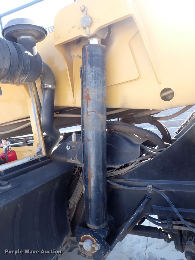 image for item DQ2902 Caterpillar TL1055  telehandler