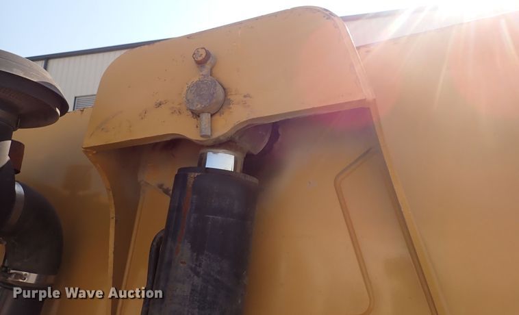 image for item DQ2902 Caterpillar TL1055  telehandler