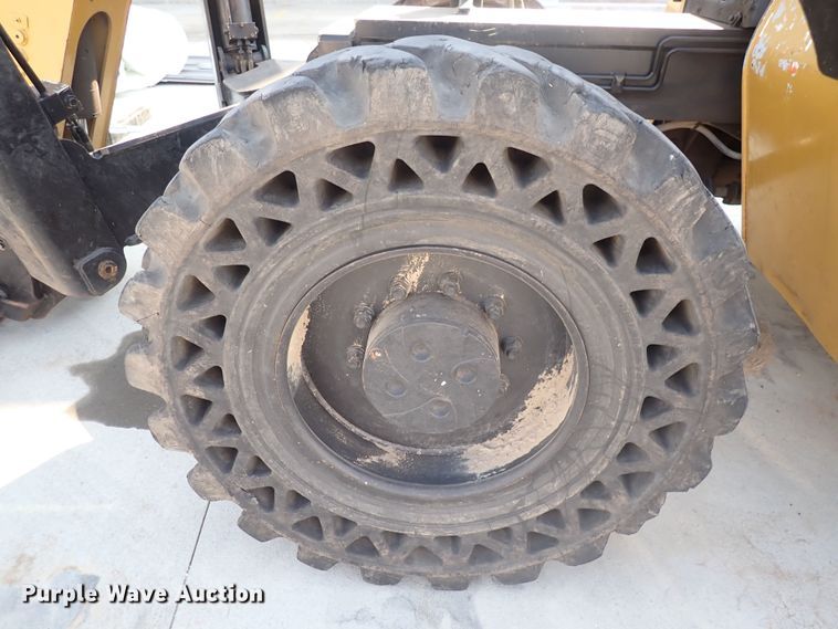 image for item DQ2902 Caterpillar TL1055  telehandler