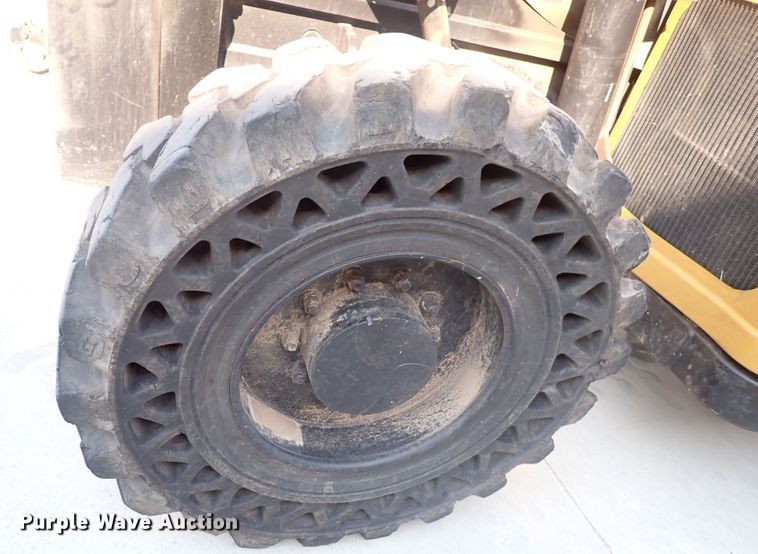 image for item DQ2902 Caterpillar TL1055  telehandler