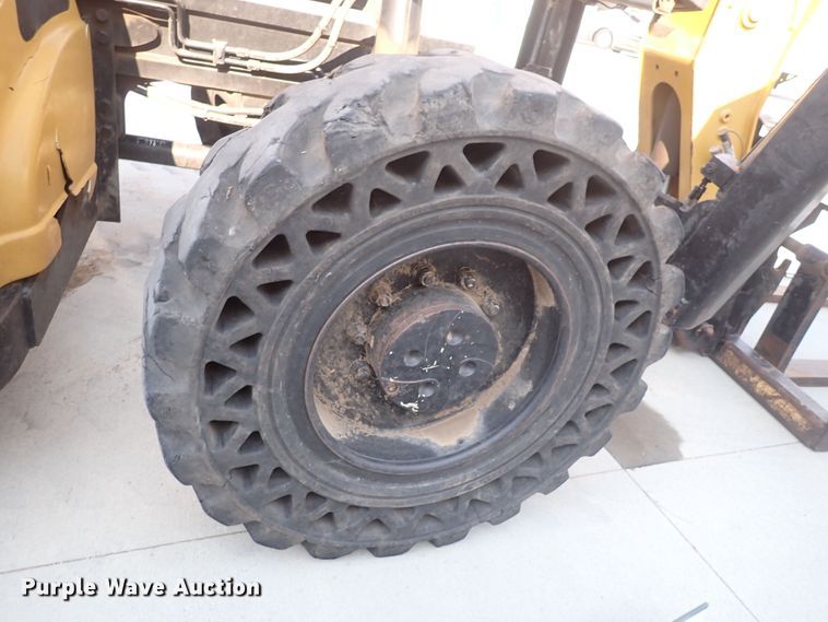 image for item DQ2902 Caterpillar TL1055  telehandler