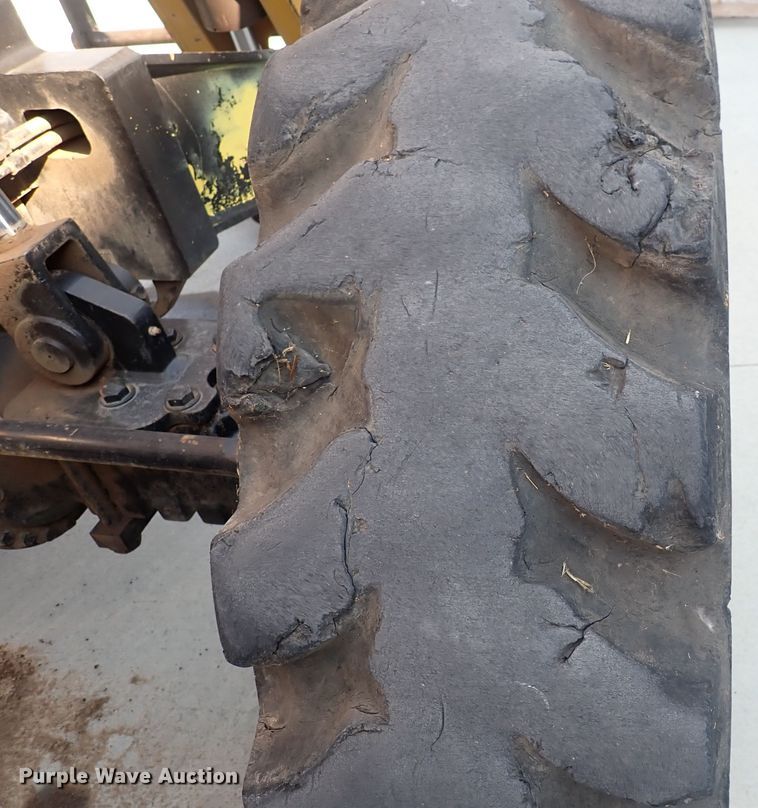 image for item DQ2902 Caterpillar TL1055  telehandler