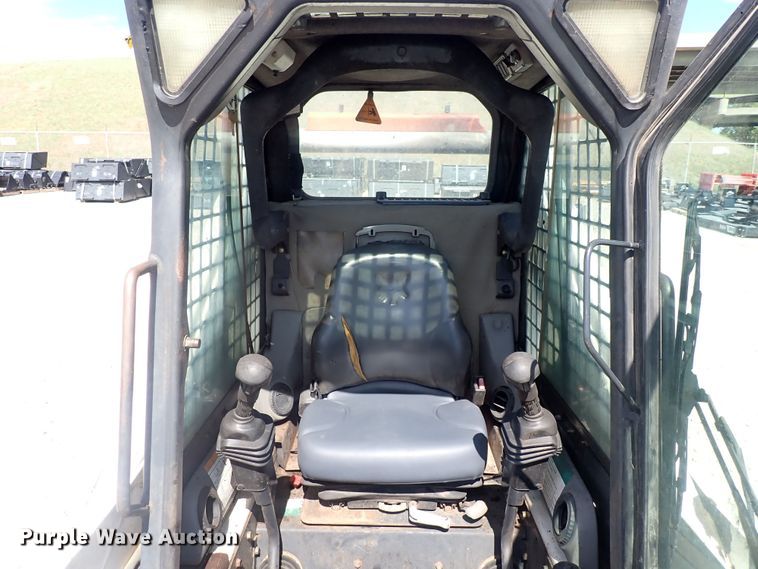 image for item DQ2928 2001 Bobcat 873  skid steer loader