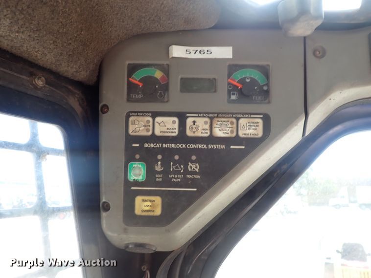 image for item DQ2928 2001 Bobcat 873  skid steer loader