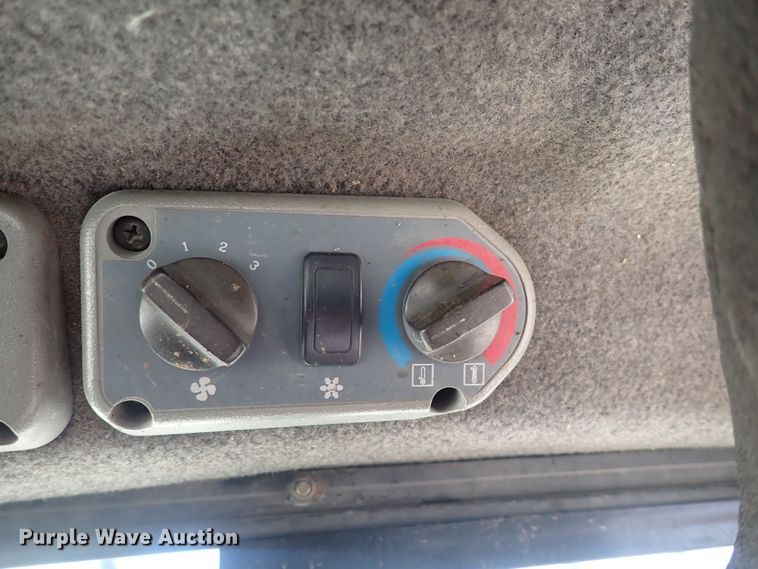 image for item DQ2928 2001 Bobcat 873  skid steer loader