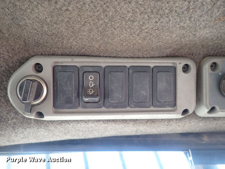 image for item DQ2928 2001 Bobcat 873  skid steer loader