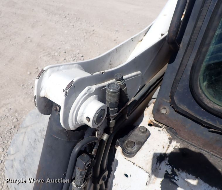 image for item DQ2928 2001 Bobcat 873  skid steer loader