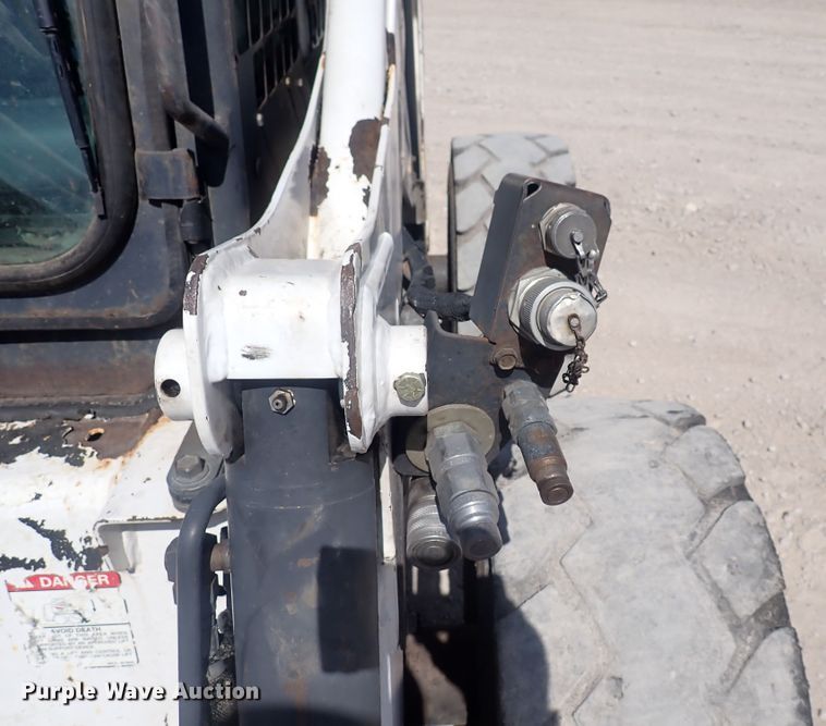 image for item DQ2928 2001 Bobcat 873  skid steer loader