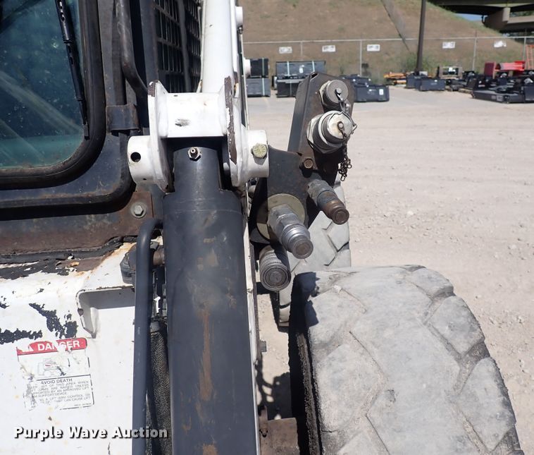 image for item DQ2928 2001 Bobcat 873  skid steer loader