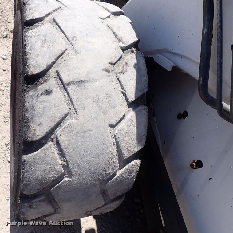 image for item DQ2928 2001 Bobcat 873  skid steer loader