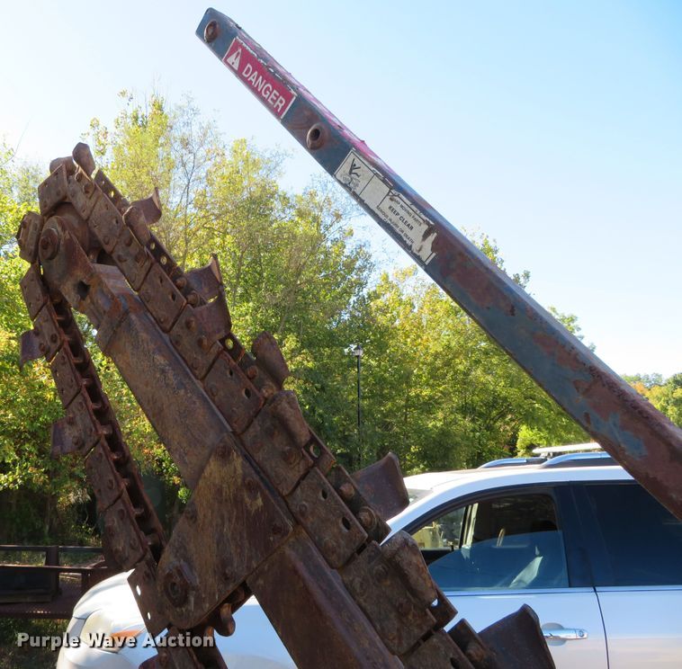 image for item DR0142 1998 Case 560  trencher