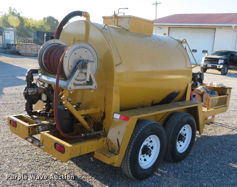 image for item DR0146 2015 Seal-rite PA700  seal coat trailer