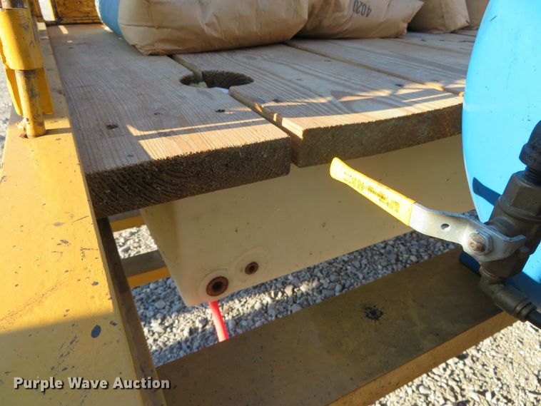 image for item DR0146 2015 Seal-rite PA700  seal coat trailer