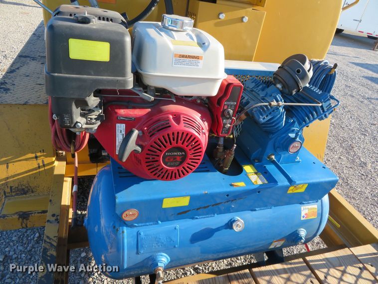 image for item DR0146 2015 Seal-rite PA700  seal coat trailer