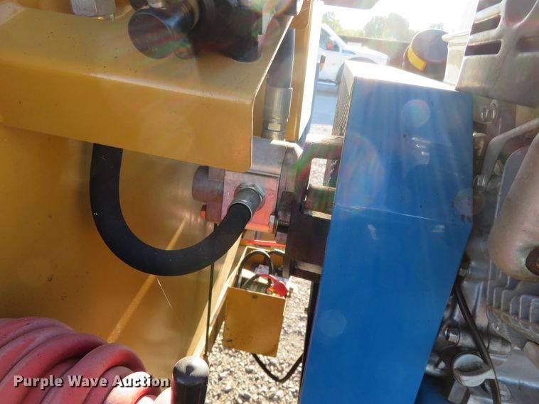 image for item DR0146 2015 Seal-rite PA700  seal coat trailer