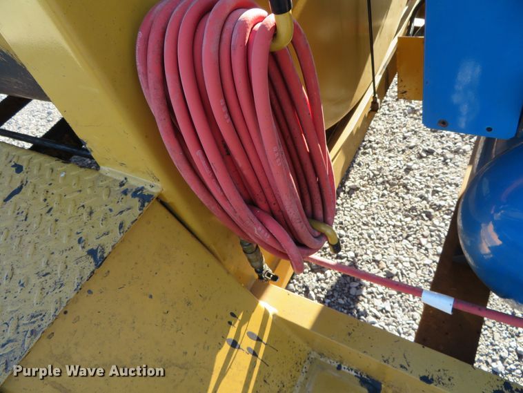 image for item DR0146 2015 Seal-rite PA700  seal coat trailer