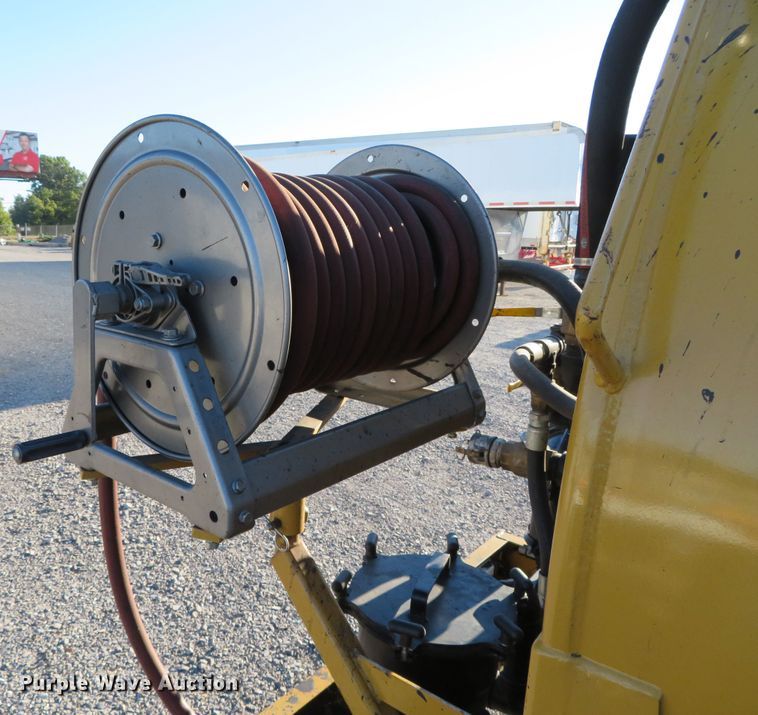 image for item DR0146 2015 Seal-rite PA700  seal coat trailer